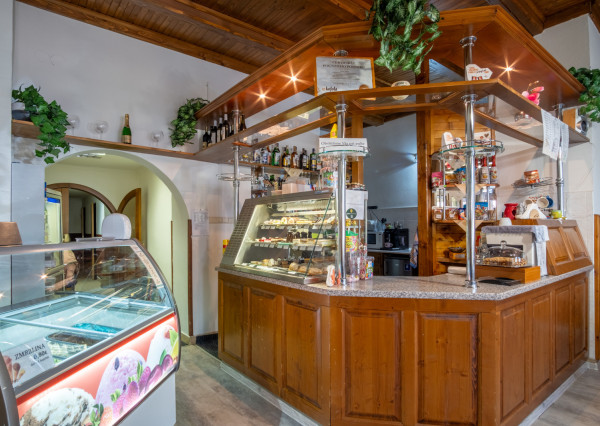 Na predaj komerčná budova v centre mesta Spišská Stará Ves so skvelým investičným potenciálom