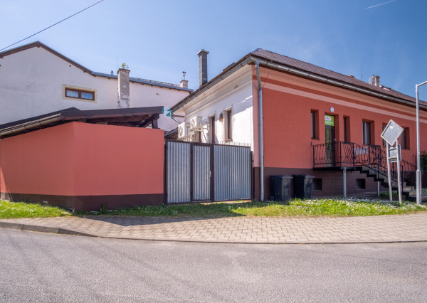 Na predaj komerčná budova v centre mesta Spišská Stará Ves so skvelým investičným potenciálom