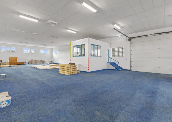 Na predaj investičná priemyselná hala v obci Trnávka