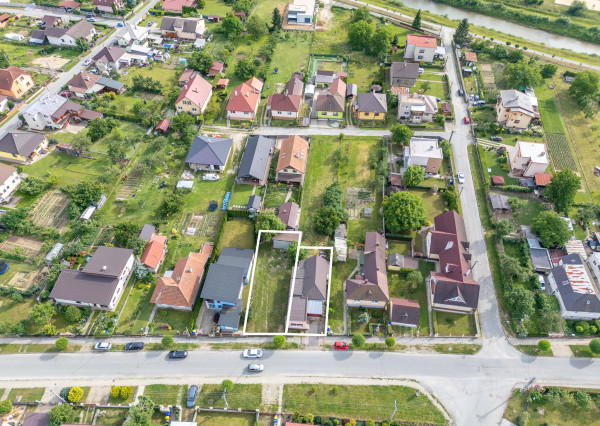 Na predaj rozľahlý pozemok s rodinným domom vo Veľkom Šariši