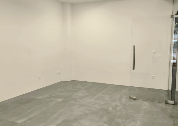 Na prenájom moderný obchodný priestor v centre mesta Malacky