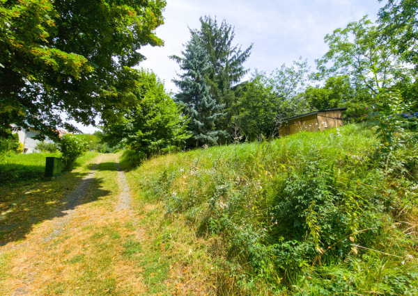 Na predaj rekreačná chata v jedinečnom prostredí Malých Karpát v Sološnici