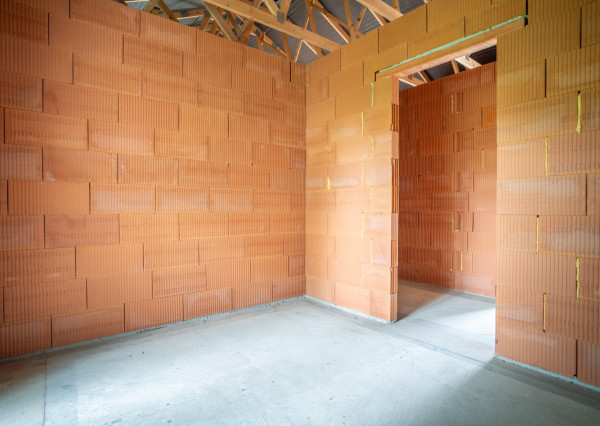 Na predaj nadštandardná 5-izbová novostavba rodinného domu v pokojnej časti Nových Zámkov