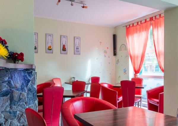 Na predaj gastroprevádzka s vonkajšou terasou v Karlovej Vsi