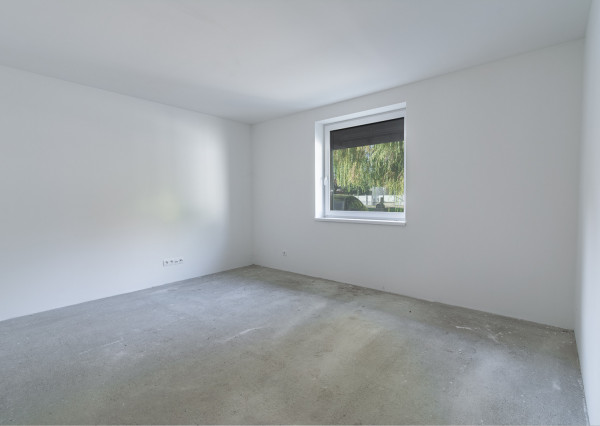 Na predaj priestranný 4-izbový bungalov s terasou v Hrnčiarovciach nad Parnou