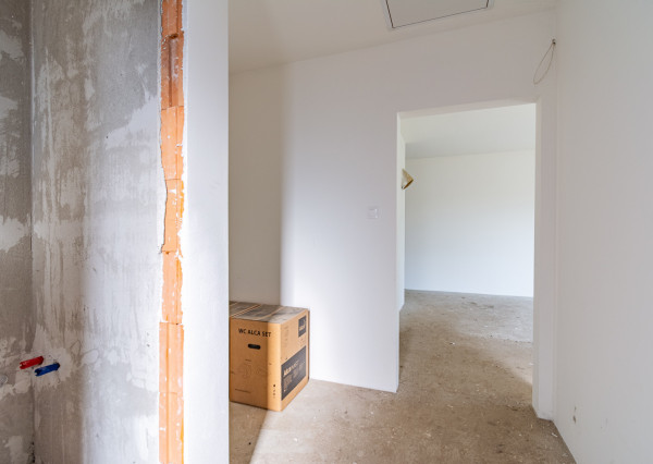 Na predaj jedinečný 4-izbový rodinný dom s terasou v Hrnčiarovciach nad Parnou