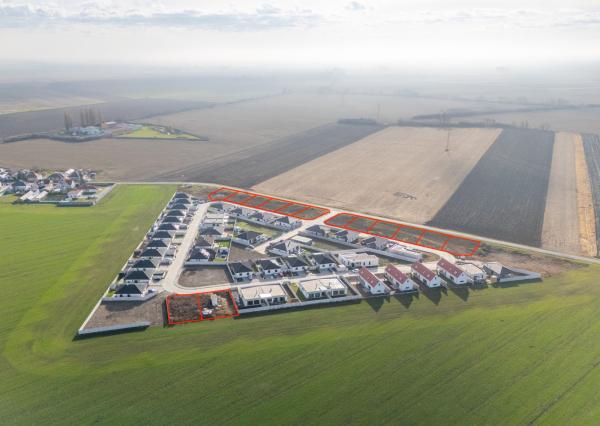 Na predaj lukratívne pozemky v novovybudovanej časti obce Topoľnica