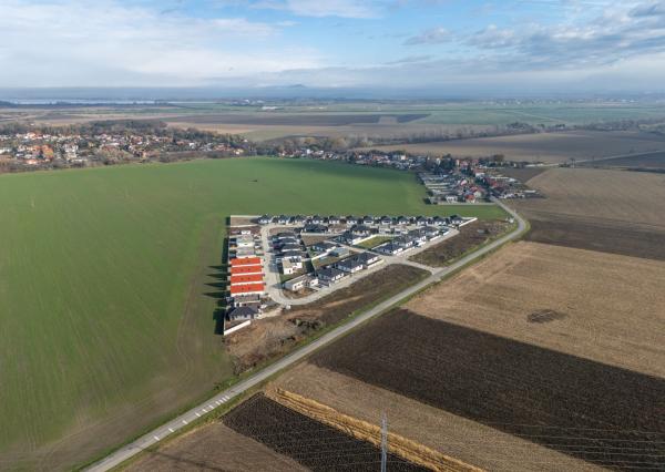 Na predaj lukratívne pozemky v novovybudovanej časti obce Topoľnica