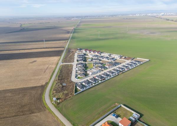 Na predaj lukratívne pozemky v novovybudovanej časti obce Topoľnica