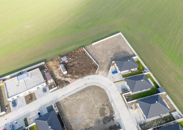 Na predaj lukratívne pozemky v novovybudovanej časti obce Topoľnica