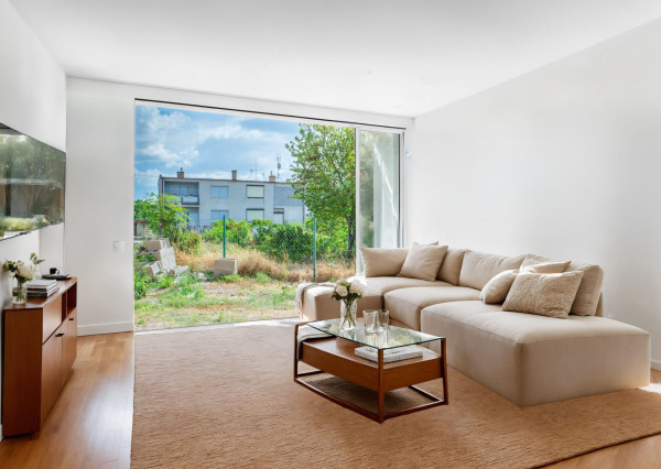 Na predaj nadštandardný 3-izbový byt s vlastnou záhradou v Kráľovej pri Senci