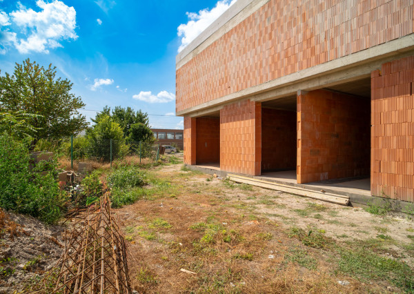 Na predaj nadštandardný 3-izbový byt s vlastnou záhradou v Kráľovej pri Senci