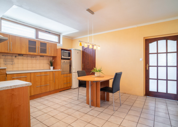 Na predaj rodinný dom s rozľahlým pozemkom v obci Nové Sady