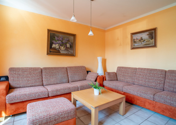 Na predaj rodinný dom s rozľahlým pozemkom v obci Nové Sady