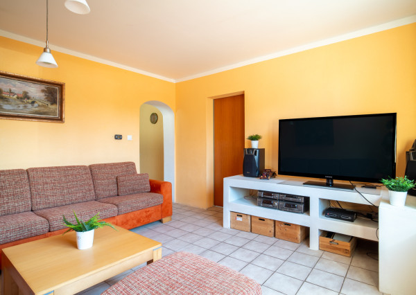 Na predaj rodinný dom s rozľahlým pozemkom v obci Nové Sady