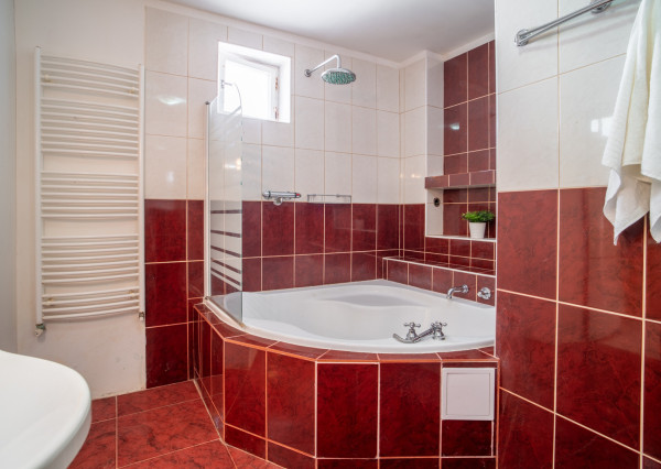 Na predaj rodinný dom s rozľahlým pozemkom v obci Nové Sady