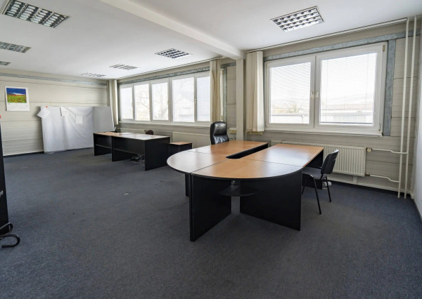 REZERVOVANÉ: Na prenájom administratívny priestor o výmere 39 m2 v Stupave – 103