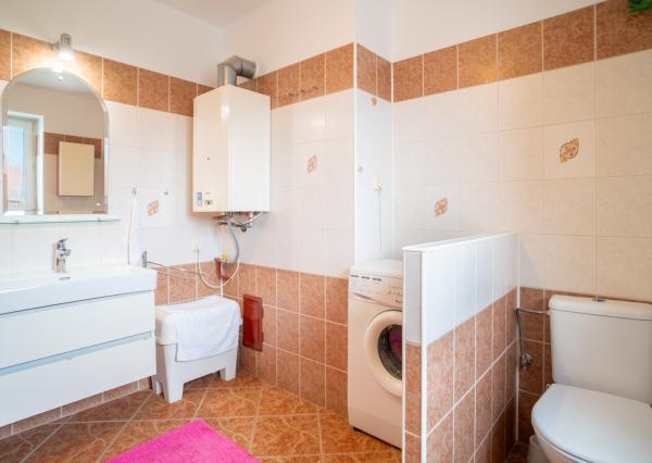 PRENAJATÉ: Na prenájom priestranný 2-izbový byt na Záhradnej ulici v Pezinku