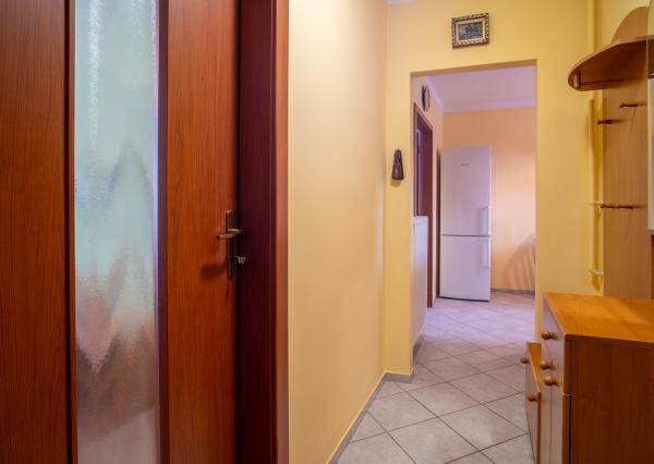 PRENAJATÉ: Na prenájom priestranný 2-izbový byt na Záhradnej ulici v Pezinku