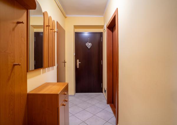 PRENAJATÉ: Na prenájom priestranný 2-izbový byt na Záhradnej ulici v Pezinku