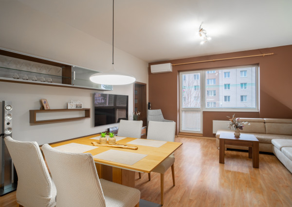 Na predaj kompletne zariadený 3-izbový byt v Trenčíne