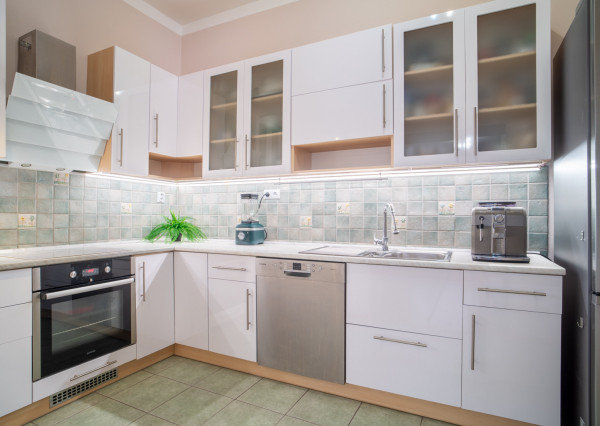 Na predaj kompletne zariadený 3-izbový byt v Trenčíne