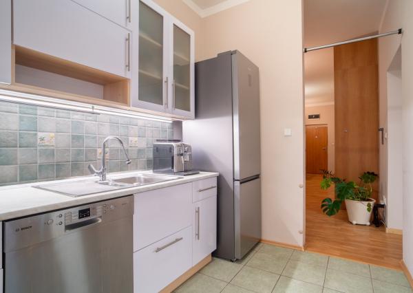 Na predaj kompletne zariadený 3-izbový byt v Trenčíne