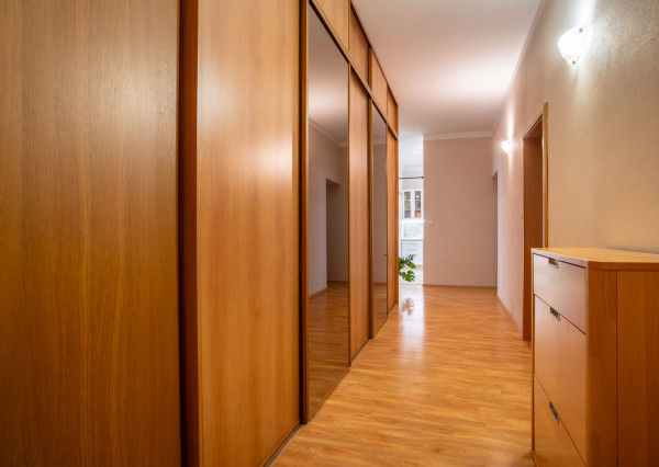 Na predaj kompletne zariadený 3-izbový byt v Trenčíne