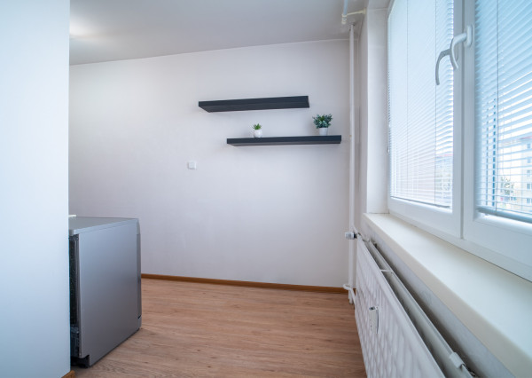 REZERVOVANÉ: Na predaj 1,5-izbový byt v centre Malaciek s investičným potenciálom