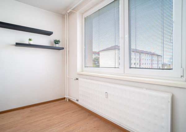 REZERVOVANÉ: Na predaj 1,5-izbový byt v centre Malaciek s investičným potenciálom