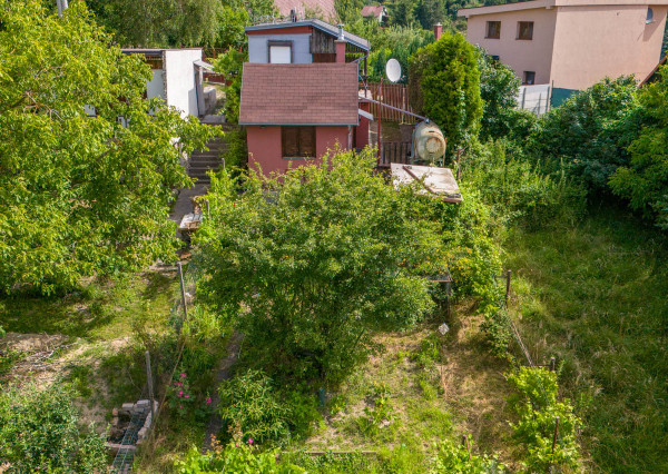 Na predaj rekreačný pozemok so záhradnou chatou v Stupave