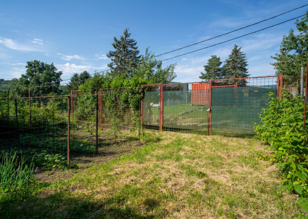 Na predaj rekreačný pozemok so záhradnou chatou v Stupave