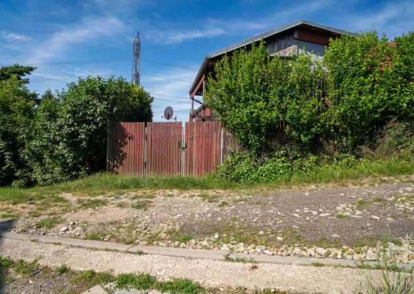 Na predaj rekreačný pozemok so záhradnou chatou v Stupave