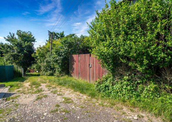 Na predaj rekreačný pozemok so záhradnou chatou v Stupave