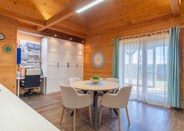 Na predaj jedinečné rodinné sídlo s kúpacím jazierkom a výhľadom na Vysoké Tatry