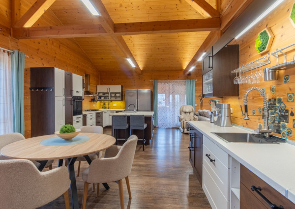 Na predaj jedinečné rodinné sídlo s kúpacím jazierkom a výhľadom na Vysoké Tatry