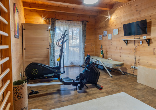 Na predaj jedinečné rodinné sídlo s kúpacím jazierkom a výhľadom na Vysoké Tatry