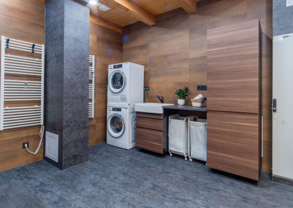 Na predaj jedinečné rodinné sídlo s kúpacím jazierkom a výhľadom na Vysoké Tatry