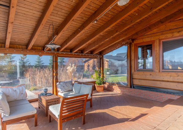 Na predaj jedinečné rodinné sídlo s kúpacím jazierkom a výhľadom na Vysoké Tatry