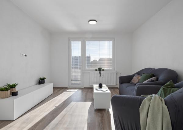 Na prenájom priestranný, moderný 2-izbový byt na Riazanskej ulici v Bratislave