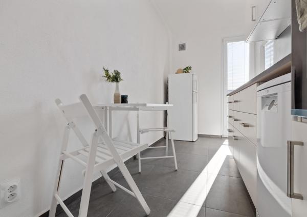 Na prenájom priestranný, moderný 2-izbový byt na Riazanskej ulici v Bratislave