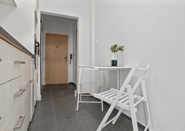 Na prenájom priestranný, moderný 2-izbový byt na Riazanskej ulici v Bratislave