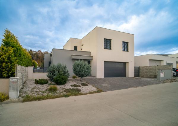 Na predaj exkluzívny 5-izbový rodinný dom v obľúbenej lokalite Trnavy