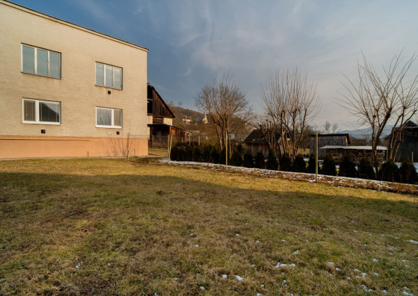 Na predaj veľký 5 – izbový rodinný dom v obci Marhaň