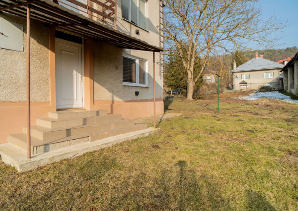 Na predaj veľký 5 – izbový rodinný dom v obci Marhaň