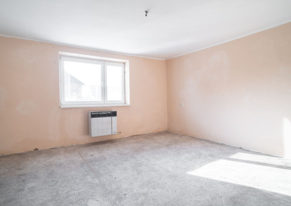 Na predaj veľký 5 – izbový rodinný dom v obci Marhaň