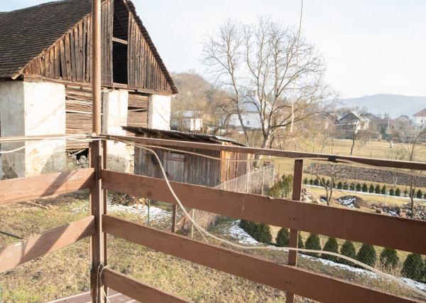 Na predaj veľký 5 – izbový rodinný dom v obci Marhaň