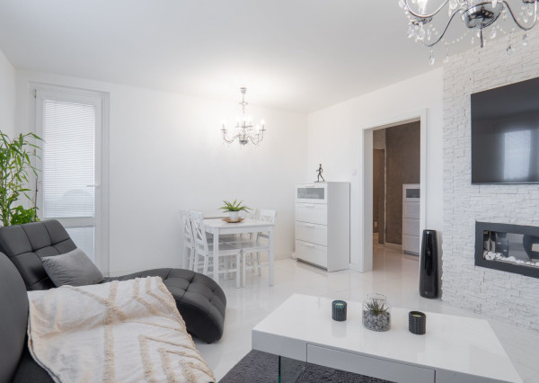 Na predaj dizajnový 3-izbový byt po kompletnej rekonštrukcii v Rači