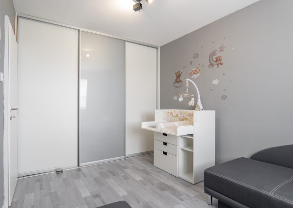 Na predaj dizajnový 3-izbový byt po kompletnej rekonštrukcii v Rači