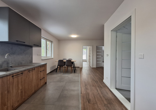 Na prenájom kompletne zrekonštruovaný 4-izbový byt v Tepličke nad Váhom